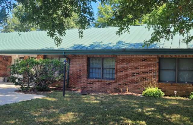 Dogwood Lane - 16 Dogwood Drive, Salem, IL 62881