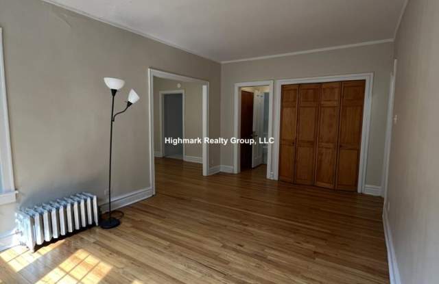 910 Reba Pl. Gallery 3