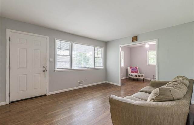 350 Brooks Avenue SW Gallery 1