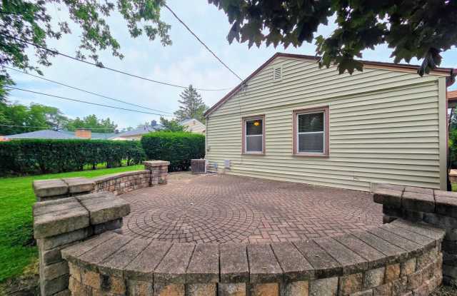 336 E ORCHARD Street Gallery 4