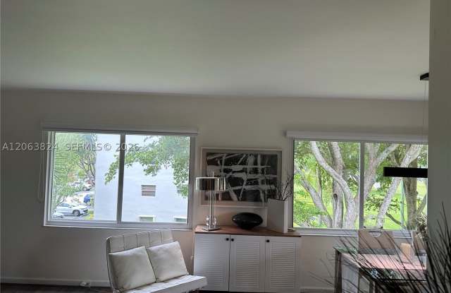 13550 SW 6th Ct Gallery 4
