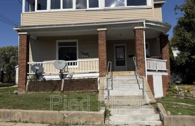 760 W Pleasant St Gallery 1