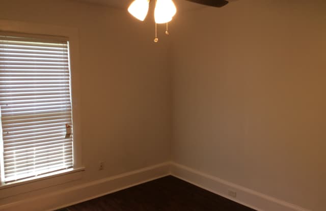 2401 Rozzelles Ferry Road Gallery 4