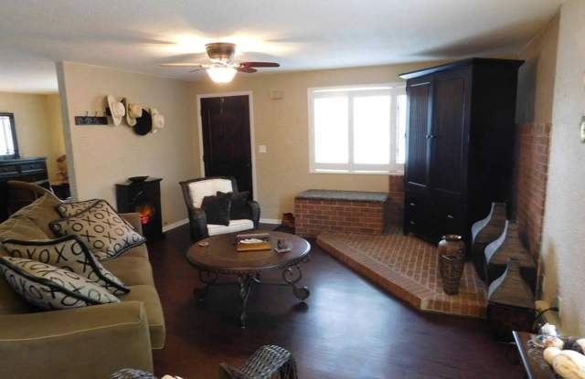 1401 Salsbury Avenue photos photos