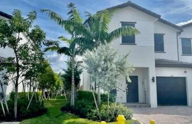 241 SW 159th Ct photos photos