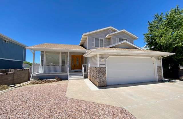 SPACIOUS HOME FOR RENT CEDAR CITY! photos photos