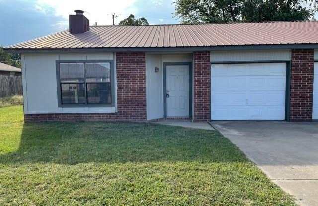 1126  S 25th  PL - 1126 South 25th Place, Rogers, AR 72758