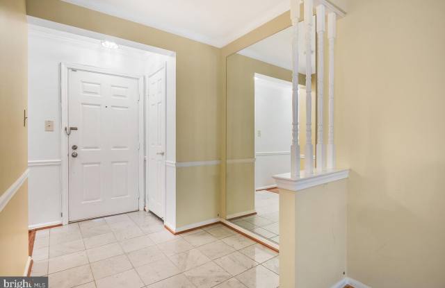 5715 BREWER HOUSE CIRCLE Gallery 4
