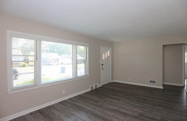 Spacious Broad Ripple 2 Bedroom Home! Gallery 4