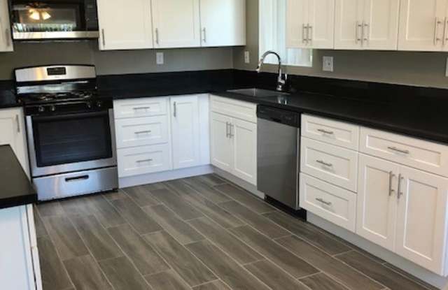 Newly Renovated 2 Bedroom - 9334 Palm Street, Bellflower, CA 90706
