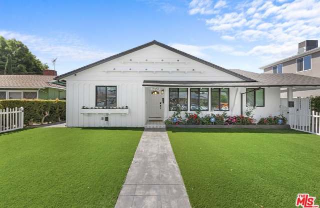 14642 Runnymede St photos photos