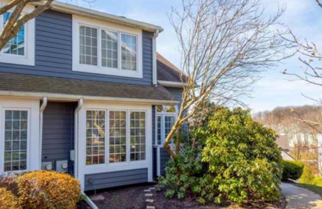 3 Bed 3 Bath End Unit Townhome in Marsh Harbour Community of Downingtown photos photos