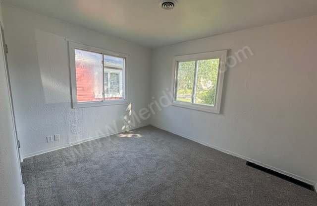 3225 Felician St Gallery 3