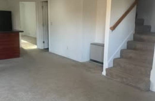 95 Trinity Cir - 95 Trinity Circle, Rochester, NH 03839