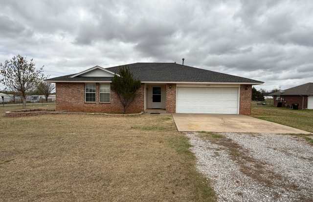Cozy Retreat on 1 Acre – Perfect for Relaxing and Outdoor Living! - 2374 Holden Lane, Grady County, OK 73010 Cozy Retreat on 1 Acre – Perfect for Relaxing and Outdoor Living! - 2374 Holden Lane, Grady County, OK 73010