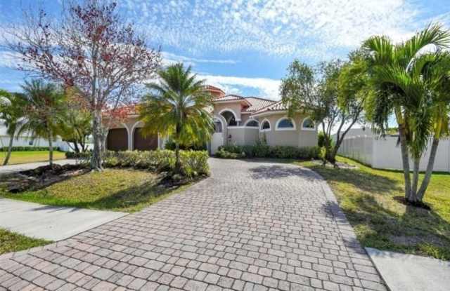 2622 Beach Parkway W - 2622 Beach Parkway West, Cape Coral, FL 33914