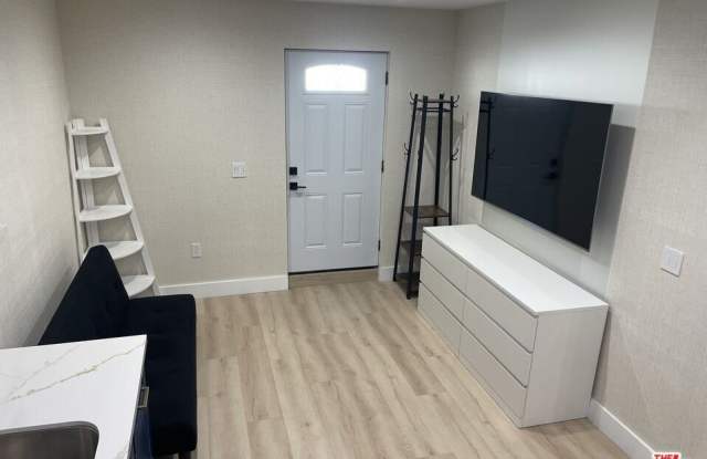 13552 Cantara St photos photos