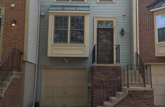 8911 OAKWOOD WAY photos photos