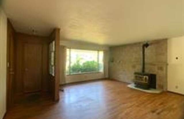 603 South Davies Road Gallery 3