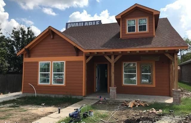720 Davis - 720 E Davis Ave, Fort Worth, TX 76104