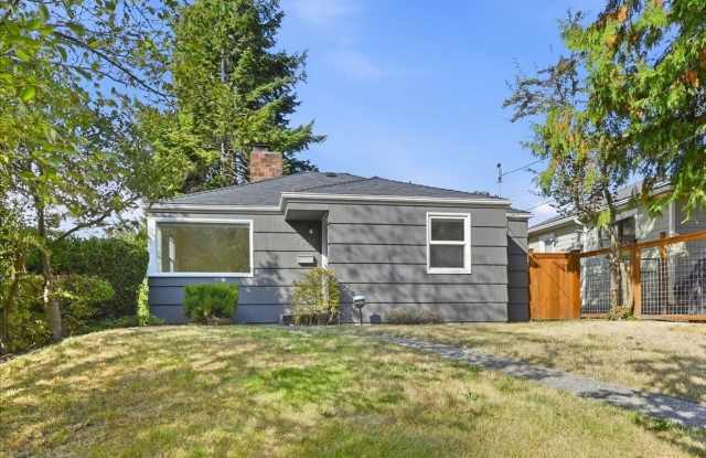 2Bd/1Ba Seattle Home Gallery 1