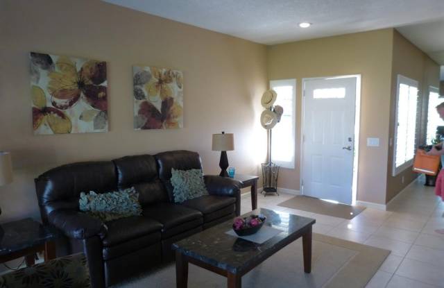 221 Vista Royale Circle E Gallery 4