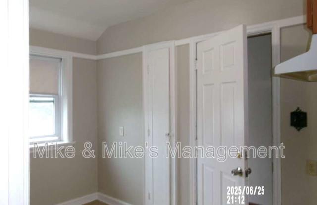 1202 W Hope Ave photos photos