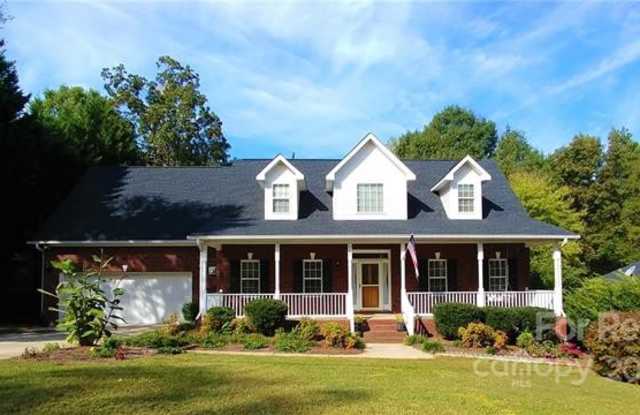 707 Pine Forest Road - 707 Pine Forest Road, Charlotte, NC 28214