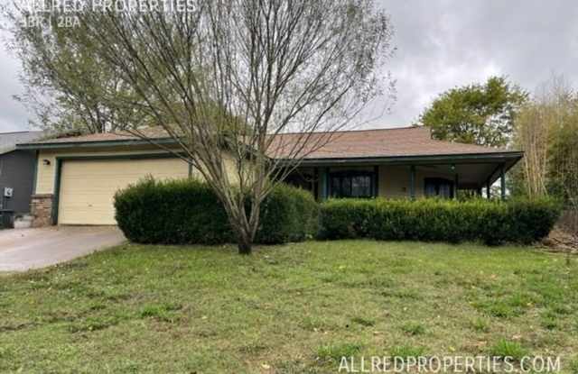 Located off Wedington Dr! 3 Bedroom 2 Bathroom Single Family Home! photos photos