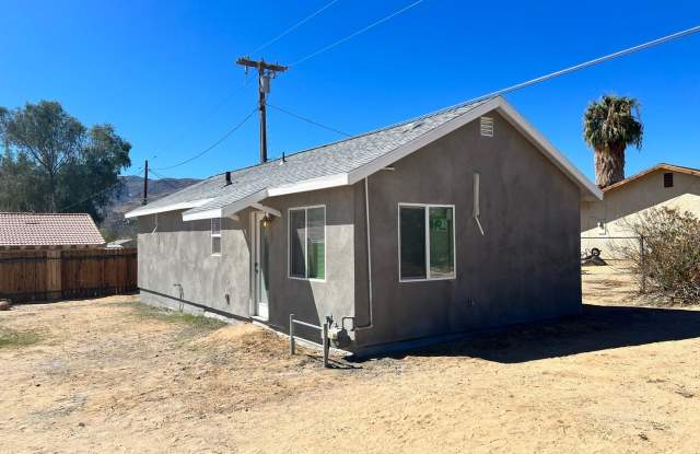 2 Bedroom 1 Bath Home - Large Lot - Close to 29 Palms Marine Base photos photos