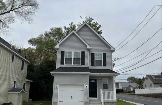 300 Saunders Avenue photos photos