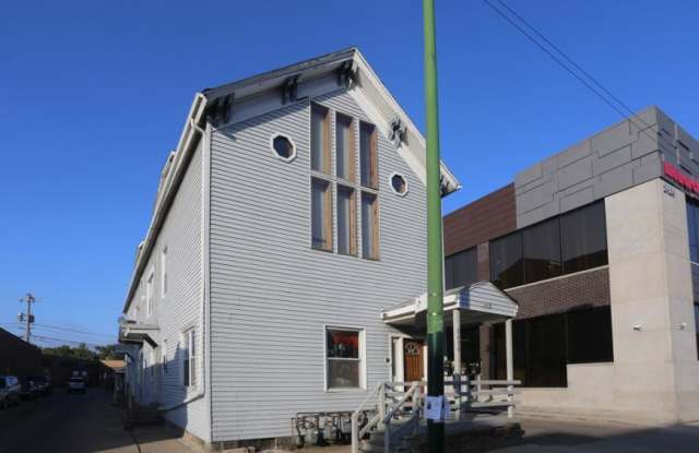 2456 Clybourn photos photos