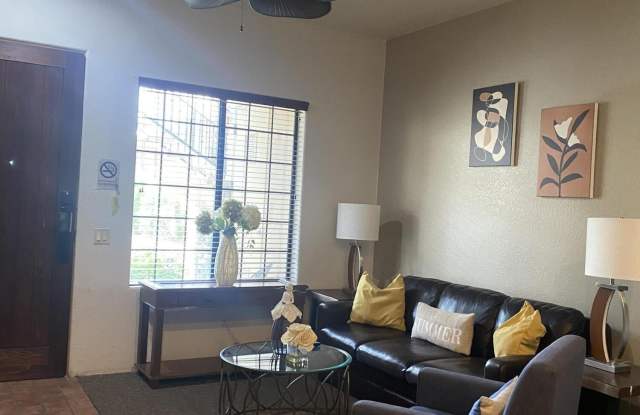 50650 Santa Rosa Plaza Gallery 2