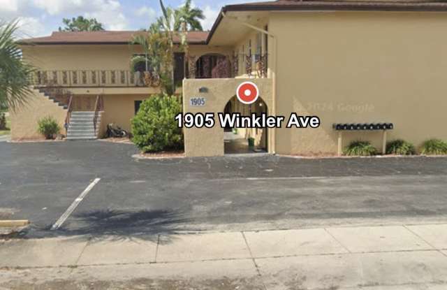 1905 Winkler Ave photos photos