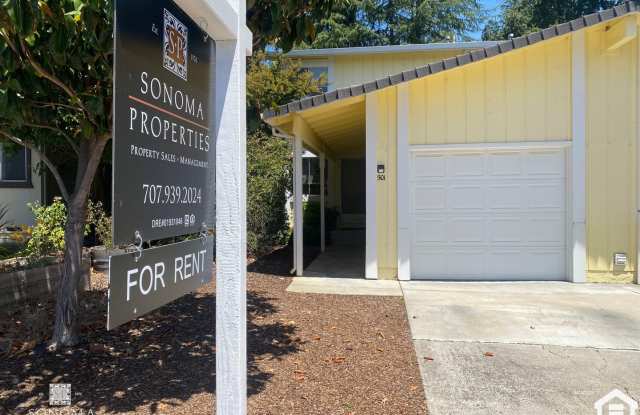 Charming 2 Bed / 1.5 Bath Duplex in Sonoma! photos photos