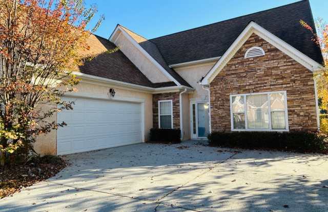 Lovely 2 story plan w/master on the main, 2 car garage, fenced yard, must see! Gallery 4