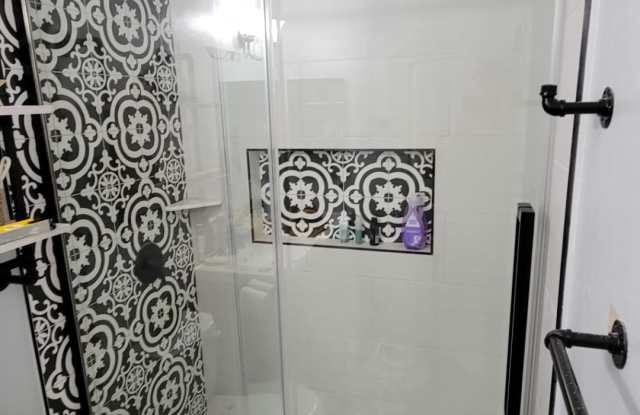 10771 Saffron Street Gallery 3