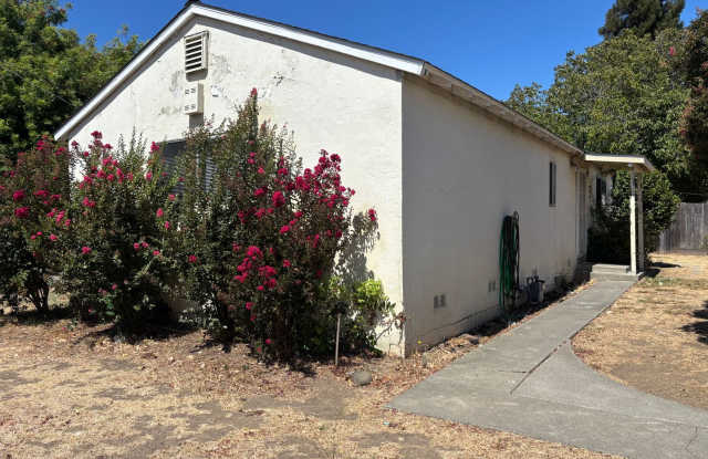 Charming 2BR/1BA in Vacaville – Move-In Ready photos photos