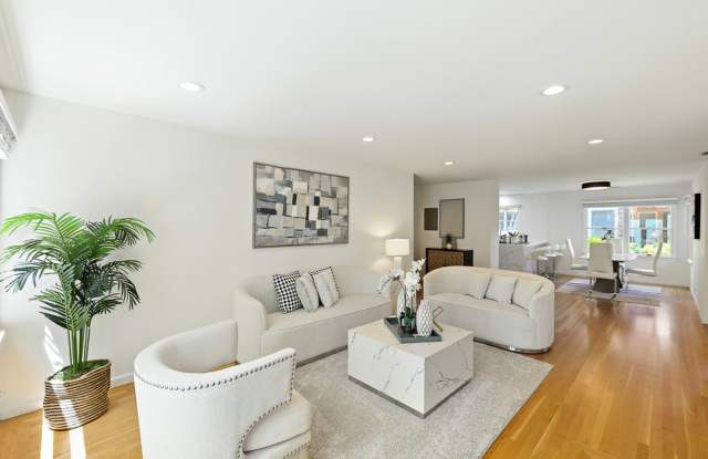 357 Centre Ct - 3+ bedroom | 2.5 bathroom | Single family home photos photos