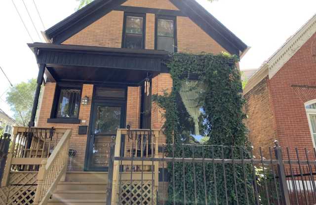 2113 W Walton Street - 2113 West Walton Street, Chicago, IL 60622