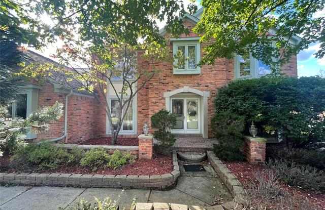 3081 BURLINGTON Court Gallery 2