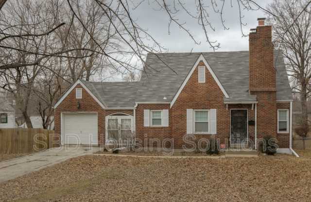 10002 E 36th St - 10002 East 36th Street South, Independence, MO 64052
