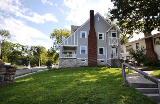 4901 Troostwood Road Gallery 2