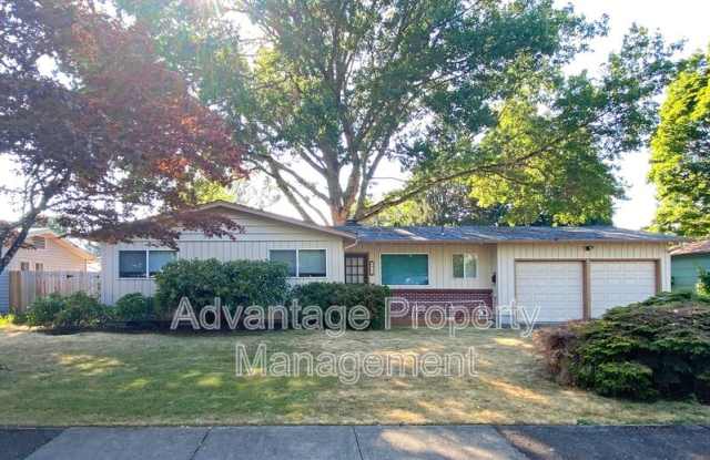 1832 NW Garryanna St photos photos