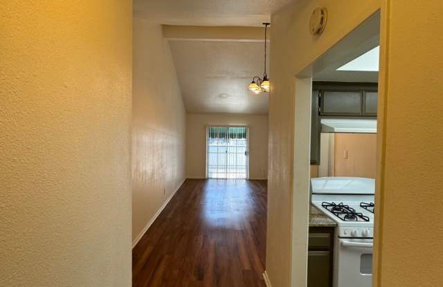 1218 Long Beach Ave photos photos