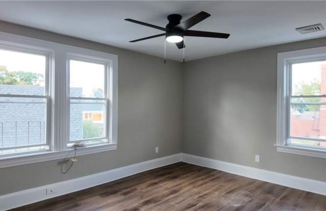 370 park Place unit: 3 photos photos