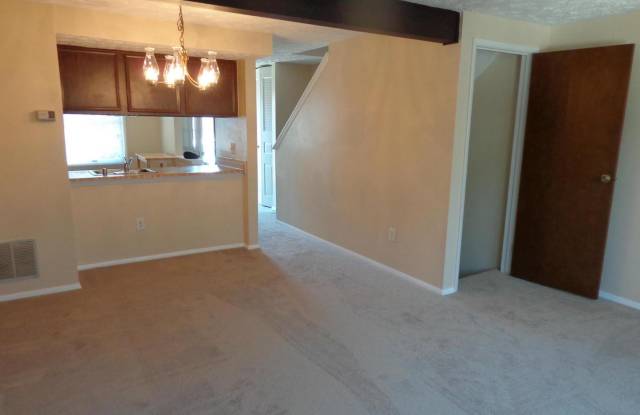 8284 CRESTMONT CIR Gallery 3