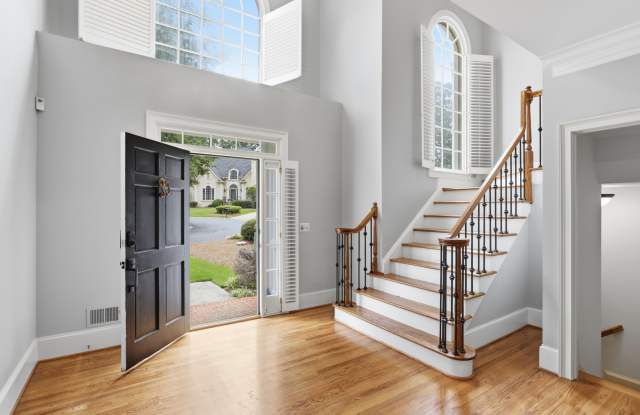 4563 Fountain Drive Gallery 2