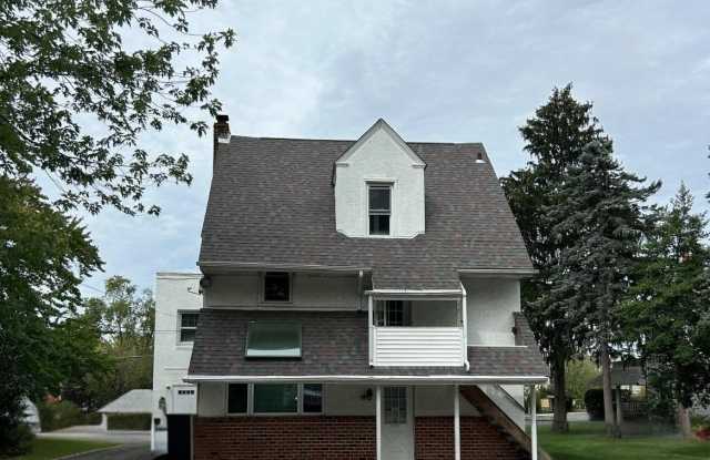 23 N YORK Road unit: 21 photos photos