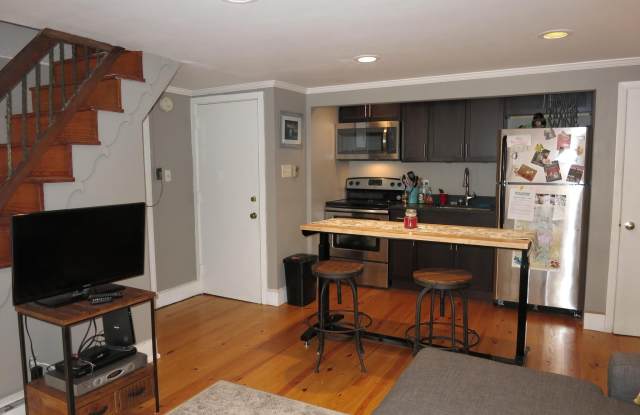 90 W COURT Gallery 3